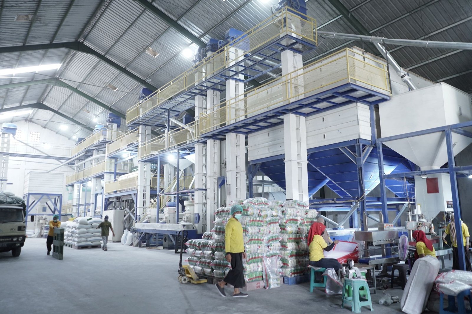 Menghadapi Tantangan Industri Pertanian: Strategi CV Duta Tani Sembada dalam Menjamin Kualitas Beras